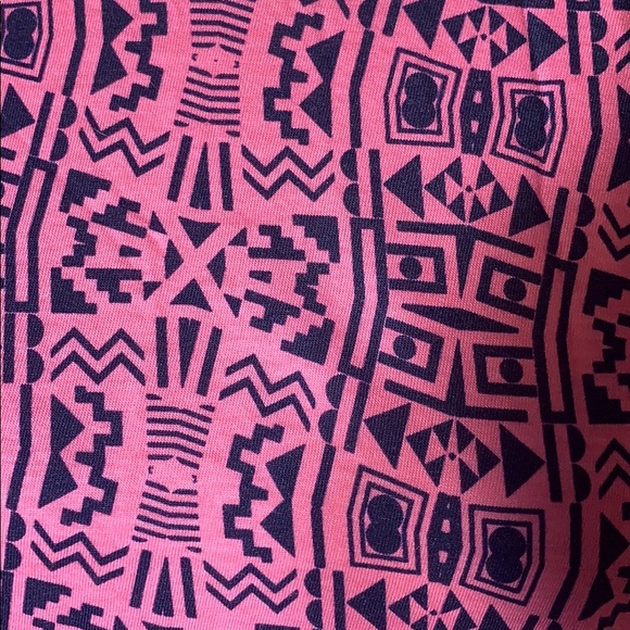 LuLaRoe randy pink Aztec print w/dark gray sleeves - Picture 3 of 5
